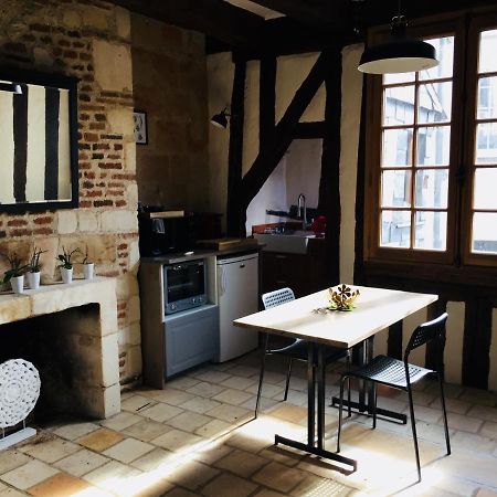 Appartement Dans Immeuble 15 Eme Siecles Vieux Tours Bagian luar foto